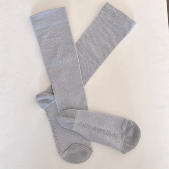 FIGS New Solid Grey Compression Socks 100% AWESOME Solid Gray - Picture 3 of 3